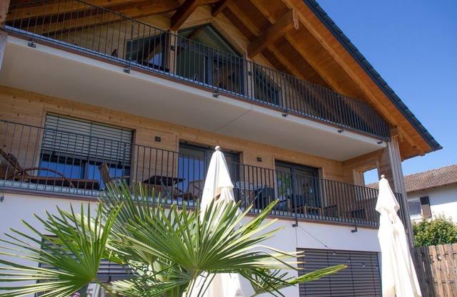 TANTE IDA'S apartment with unique lake and mountain views