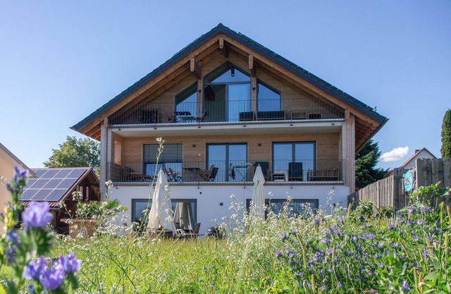 TANTE IDA'S Suite with unique lake and mountain views