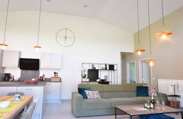 Tasteful holiday home in Sijsele-Brugge with garden