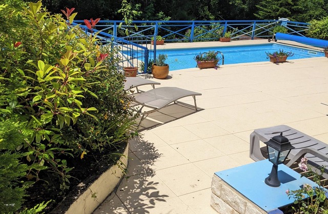 Tasteful spacious 1 bedroom apartment with PRIVATE POOL, balcony and patios