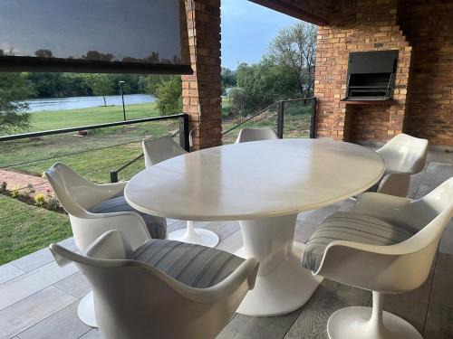 TeenyTawny at the Vaal River