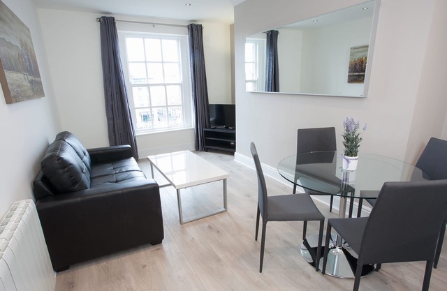 Temple Bar Wellington Quay Dublin City Centre 1 bedroom apart - sleeps 4
