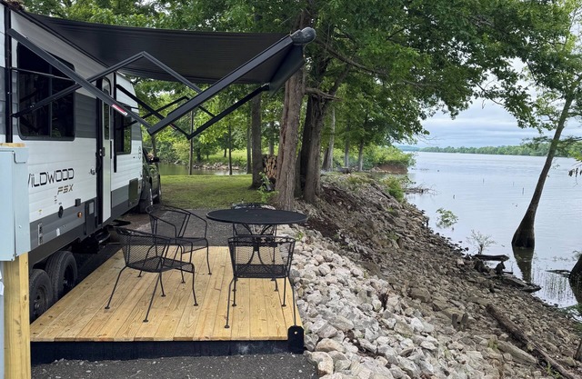 Tennessee River RV Retreat