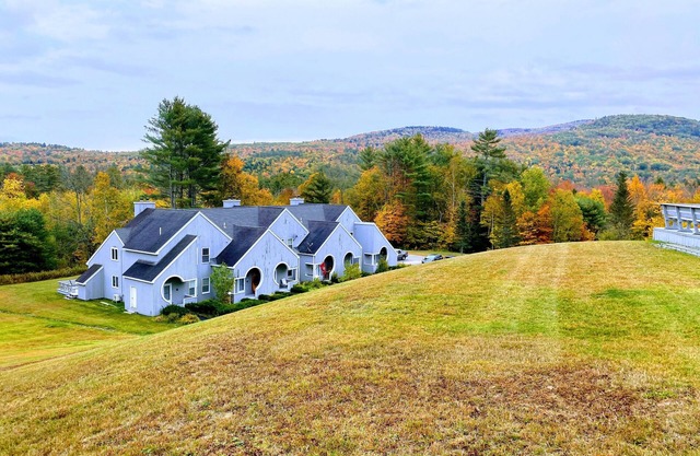 Tenney Mountain Getaway - Ski In/Ski Out; Lake, Hiking Trails, PSU Nearby!