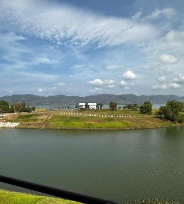 Terinai Tasoh Lake View Resort and Cafe