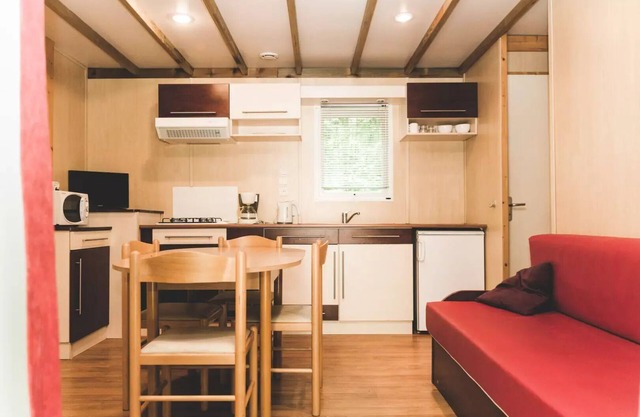 Terres de France - Moncontour Active Park - 4 Room Chalet 6/8 People
