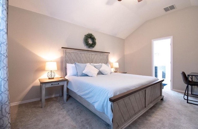 Texas Roots: King Beds and Modern Comfort