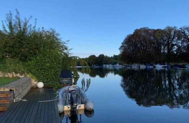 Thames Riverside Luxury Home