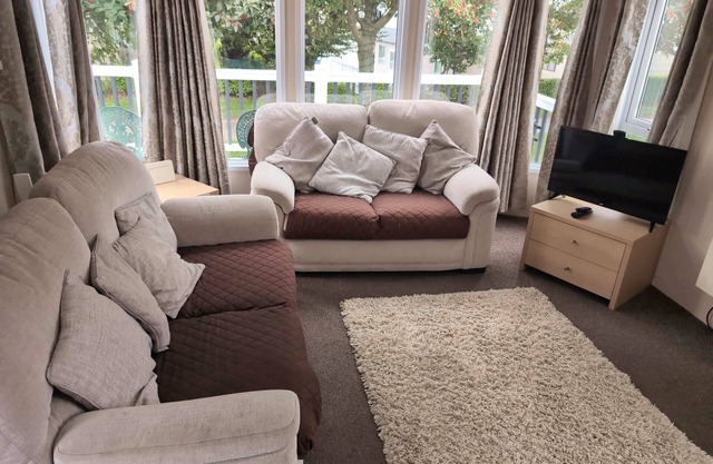 Thames view - Wheelchair-Friendly Static Caravan at Kent Coast Holiday Park