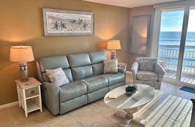 Thanksgiving still available! New living room furniture! Great unit!