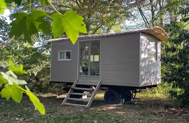 The 1900s manor house trailer