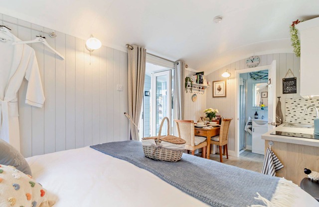 The Acorn - One Bedroom House, Sleeps 2