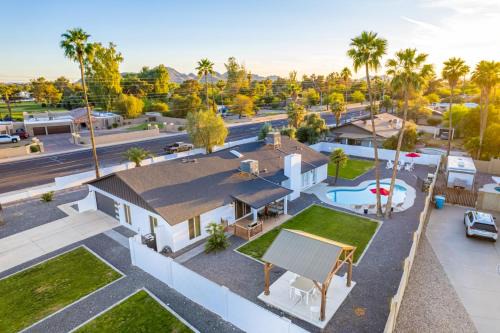 The Agave Family Oasis-Modern 5BR-Pool-Bar