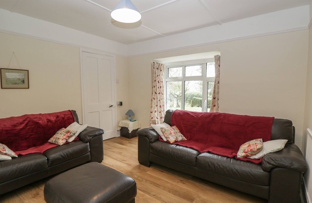 THE ANCHORAGE, family friendly, with a garden in Ditcheat