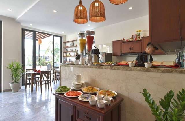 THE ANCIENT TOWN BEAUTY VILLA WITH 9 BED ROOMS FOR 22 GUESTS WITH OUTDOOR POOL