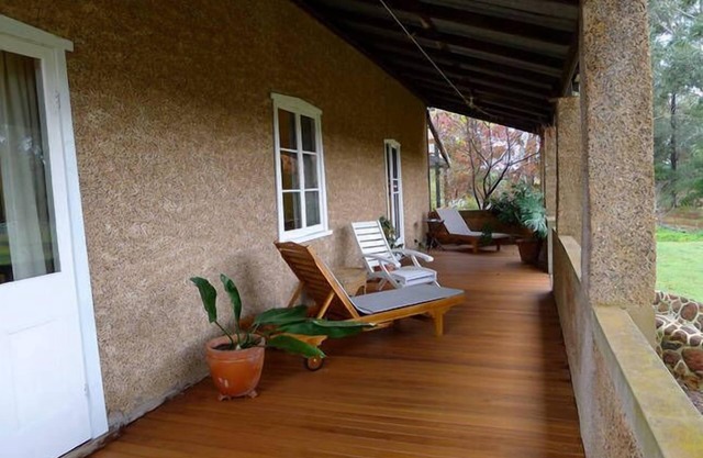 The Apple - Heritage Home on 8 Acres