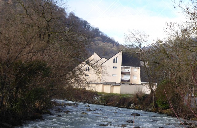 the banks of the Gave d'Azun