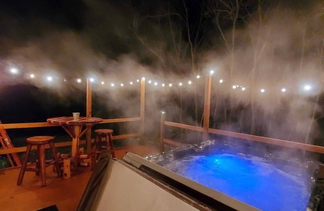 The Banty Rooster - A Couples Getaway in the Mountains of East Tennessee