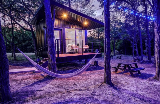 The Barn Owl | Cozy Treehouse + Pickleball Court