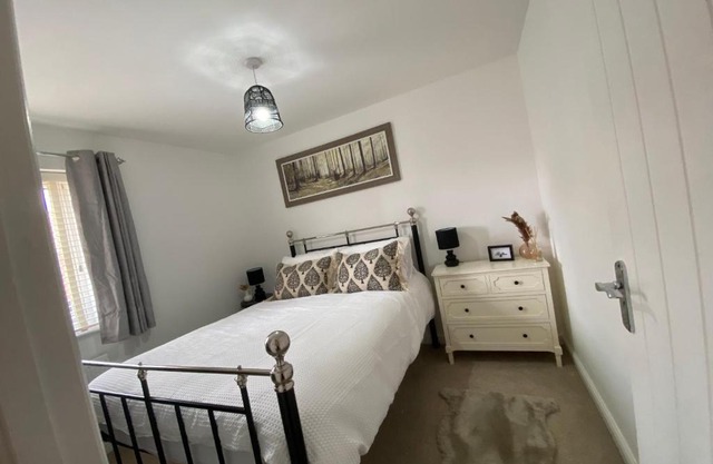 The Belfry 3 Bedrooms 2 Bathrooms Contractors & Family