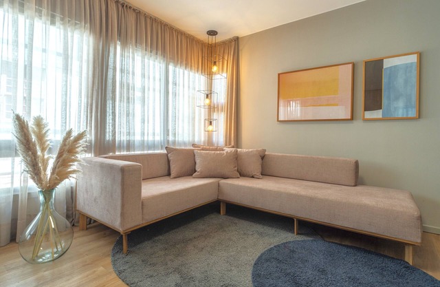 The best location just 7 minutes from Rua Coberta!
