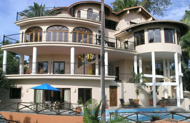 THE BIG HOUSE at Villa de Vistas - gracious with stunning views. Sleeps 12.