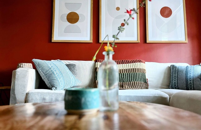 The BOHO Bungalow - NEW listing - Close to BNA, Broadway, Zoo, Opry and Geodis