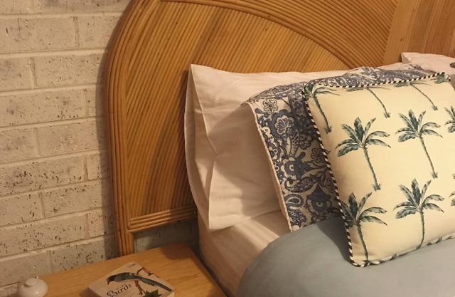 The Book Nook - 2 b/rm 80’s hideaway near Manly & easy Sydney access