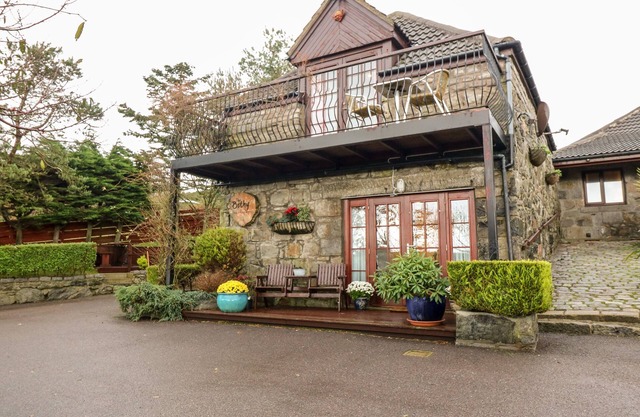 THE BOTHY, pet friendly, country holiday cottage in Newtonhill