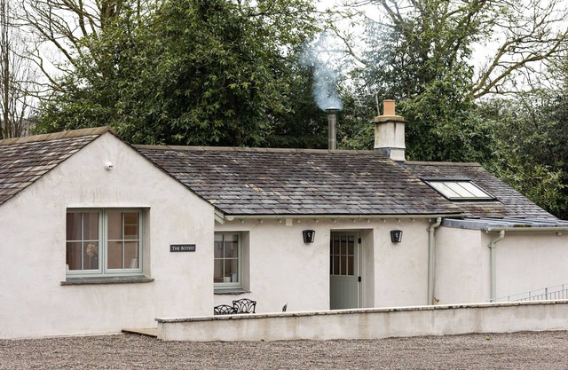 THE BOTHY, pet friendly, country holiday cottage in Newby Bridge
