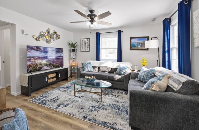The Bougie Bloomington - Charming 2-bedroom condo in Bloomington