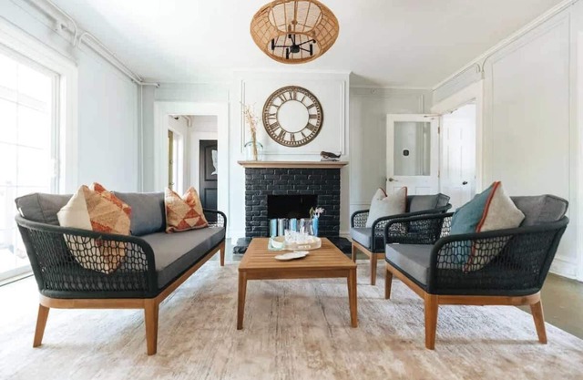 The Breakhouse Newport | Brand New 6BR/8BA Home