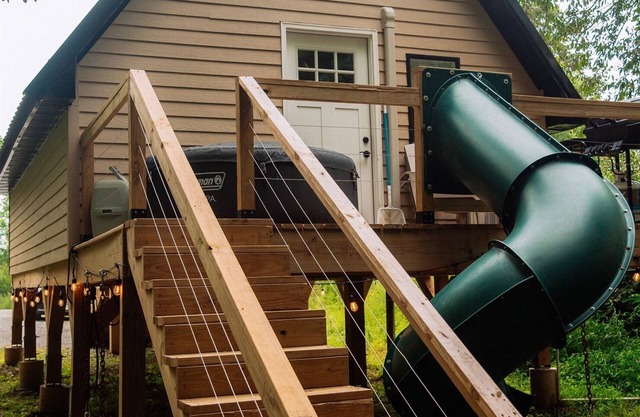 The Brunette Treehouse