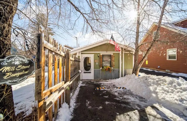 The Bungalow on Mill St.n