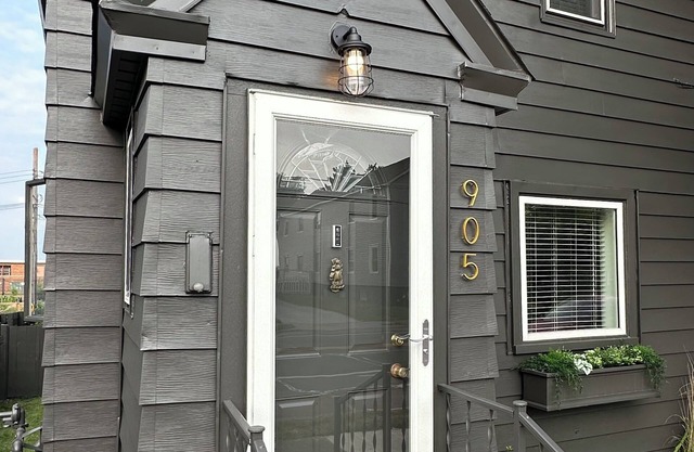 The Bunk House - Park Point Cottage - Stones Throw from the Beach and Canal Park