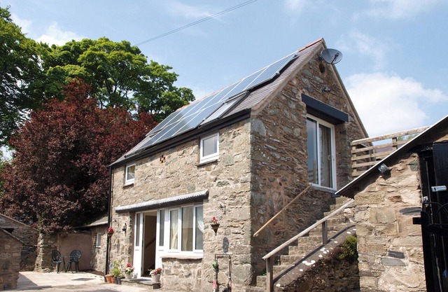 The Coach House - HW7782