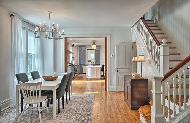 The Camp Hill House - airy, elegant, comfortable