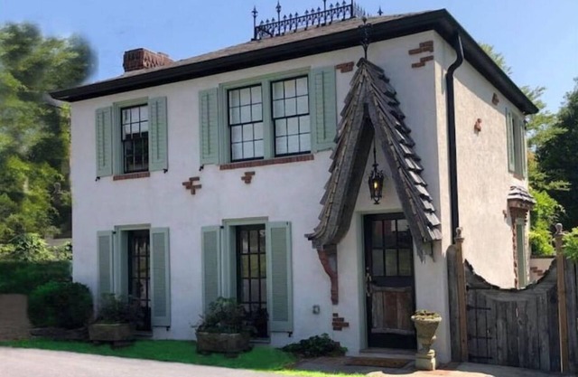 The Carriage House "The Entire Place