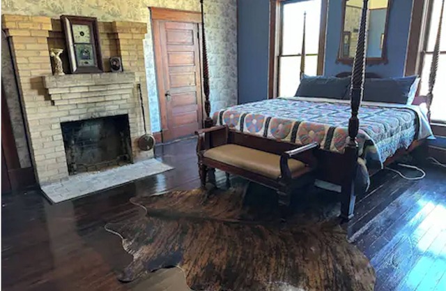 The Carriage Suite w/Private Bathroom