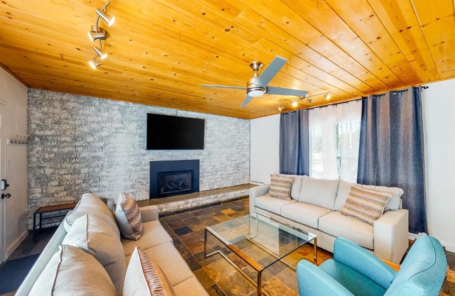 The Chalet at Kings Beach 9