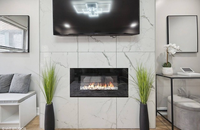 The Chic Urban Oasis Near the Lake!