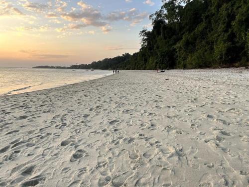 The Cliff Beach Apartment