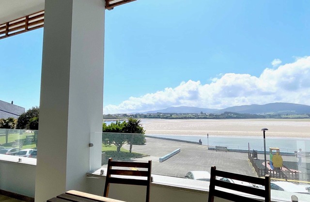 The Cliffs A Ribeira - Polas