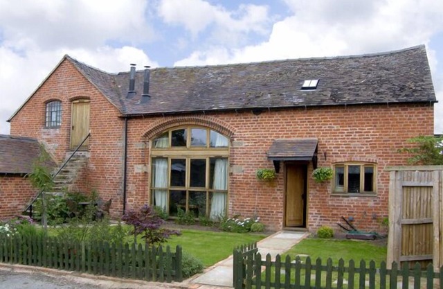 THE COACH HOUSE, family friendly, with open fire in Great Lyth