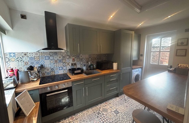 The Corner Cottage - ideal Cotswold way walk stay/pet friendly
