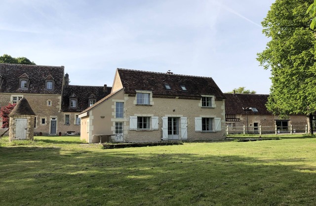 The COTTAGE of the Manor