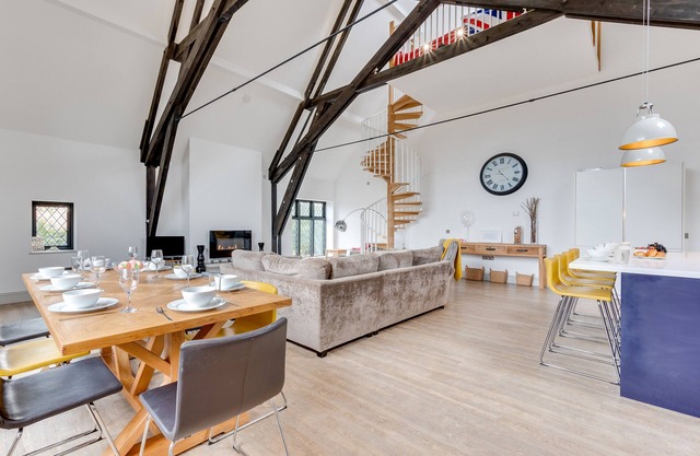 The Courthouse - Four Bedroom House, Sleeps 8