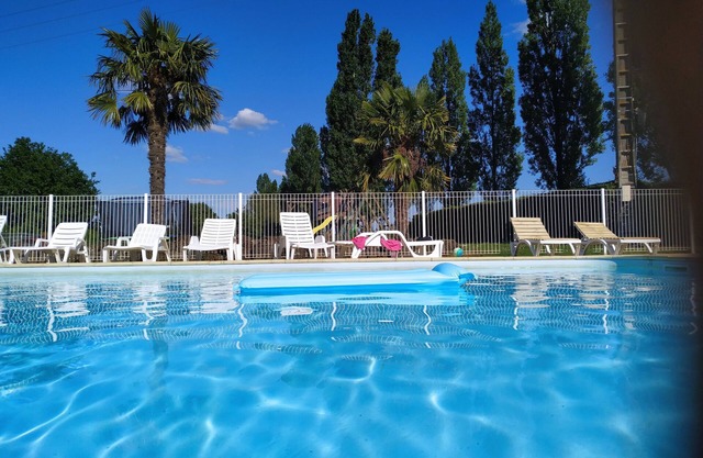 The Courtyard Cottage Gite 25kms Parc Puy du Fou