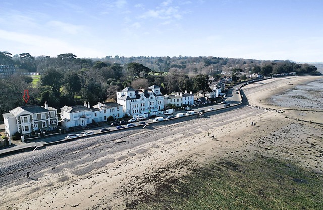 The Cove is located on the seafront in the desirable village of Seaview.