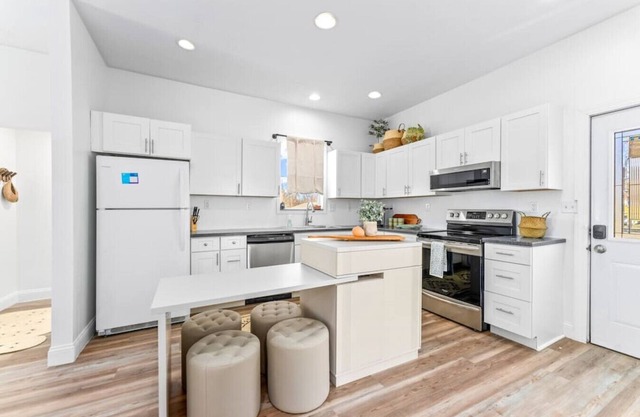 The Cozy Corner - A 2BR Retreat